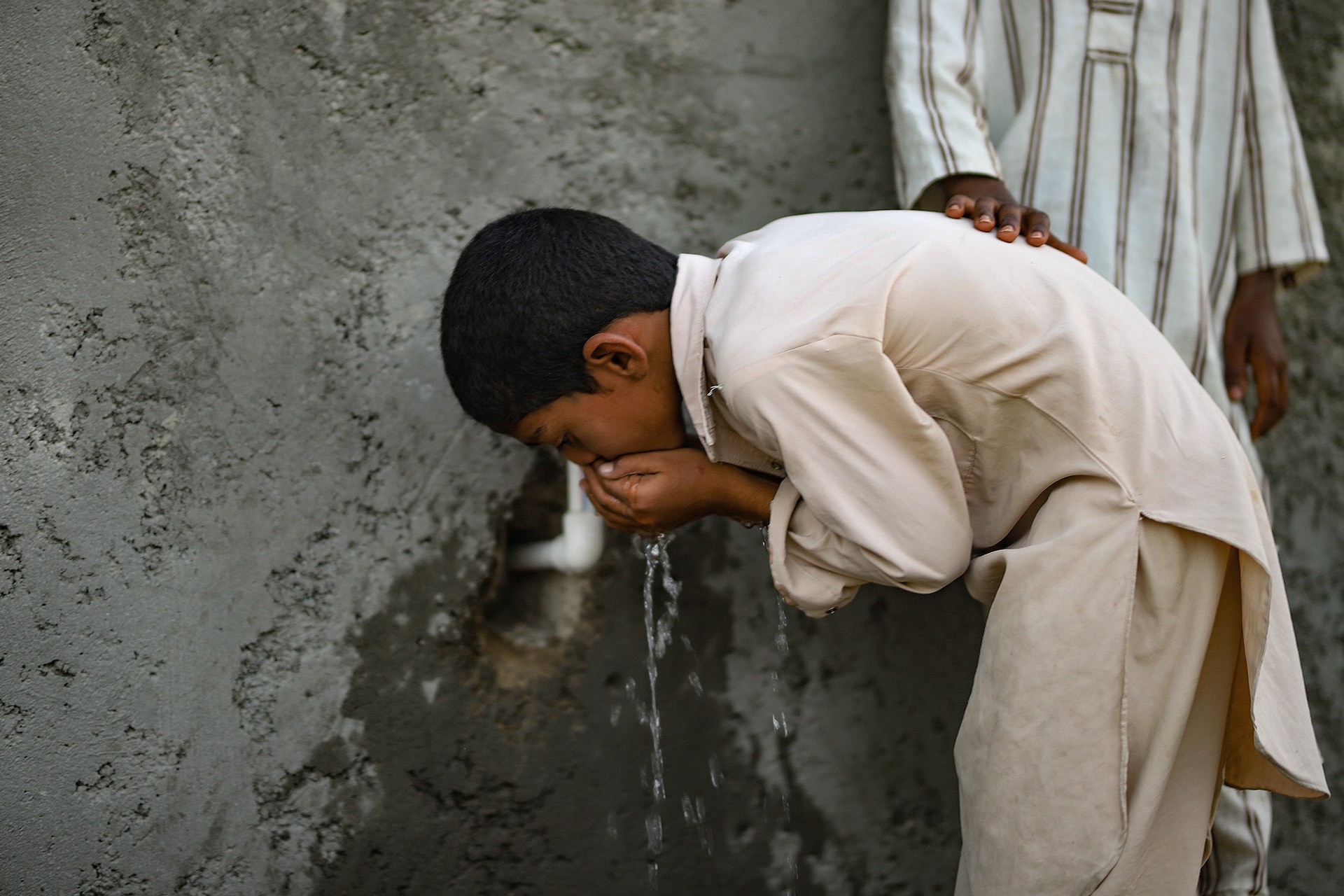  آب را گل نکنیم، روی زیبا دو برابر شده است، چه گوارا این آب ...